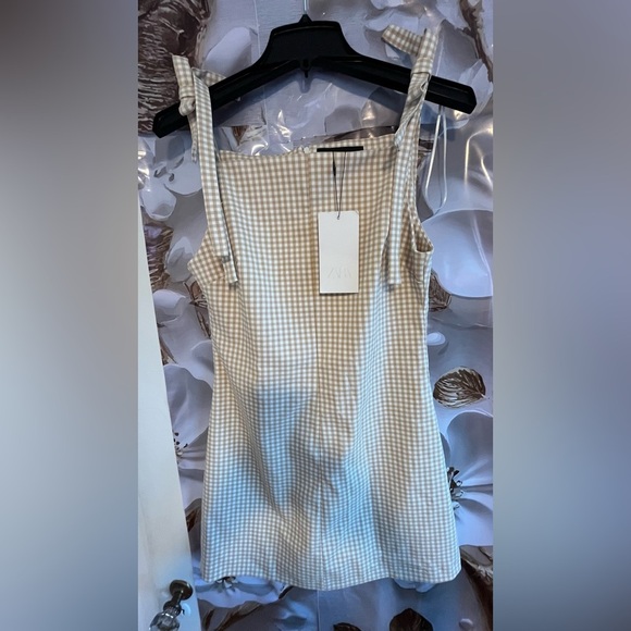 NWT ZARA 2025 collection bow short dress size M
🚨FIRM PRICE - Picture 8 of 15